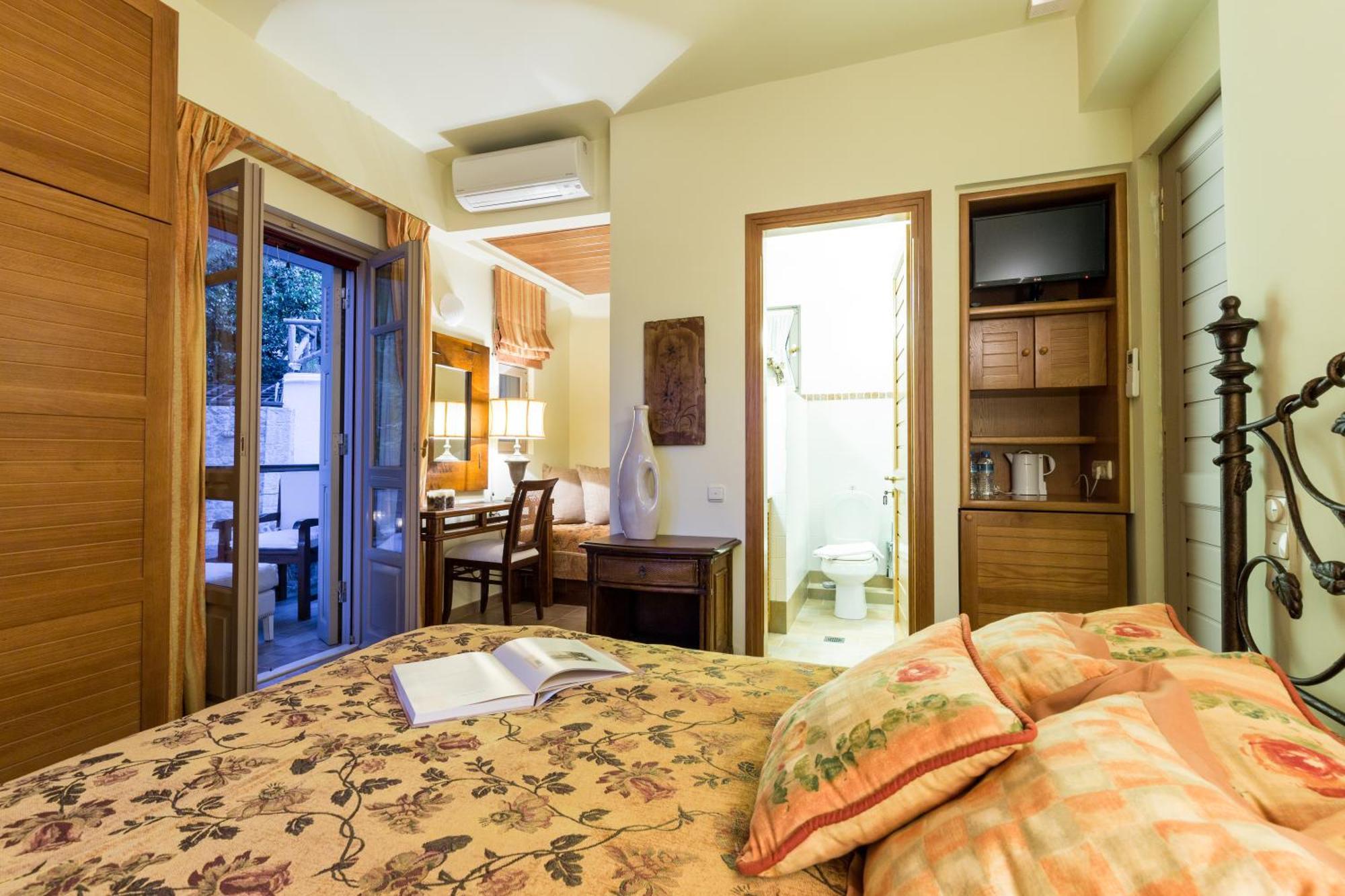 Elia Junior Suite In Epidavros With Shared Pool Nea Epidavros Exterior foto